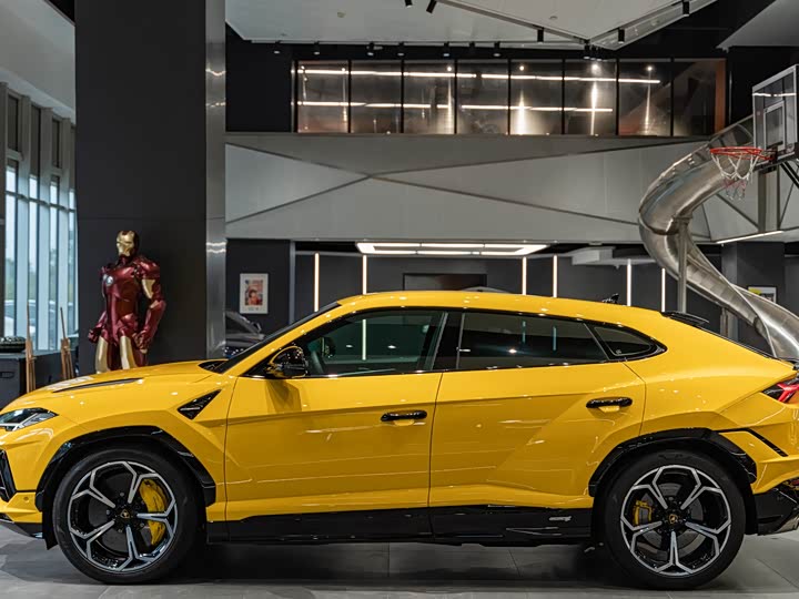 Фото 7 - Lamborghini Urus