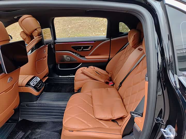 Фото 8 - Mercedes-Benz Maybach S-Class