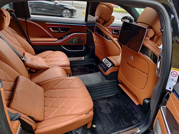 Фото 9 - Mercedes-Benz Maybach S-Class