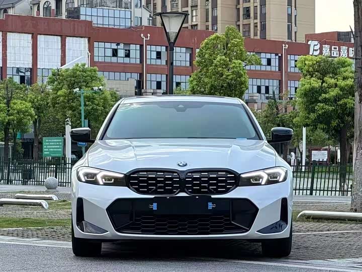 Фото 2 - BMW 3 Series