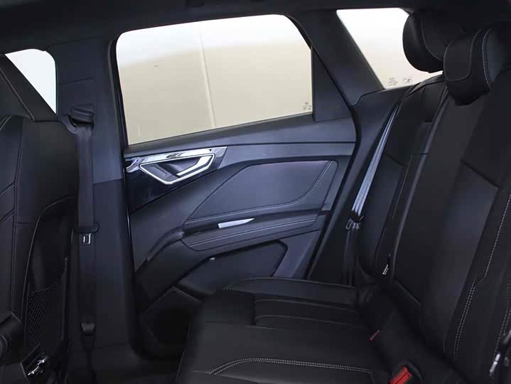 Фото 8 - Audi Q4 e-tron