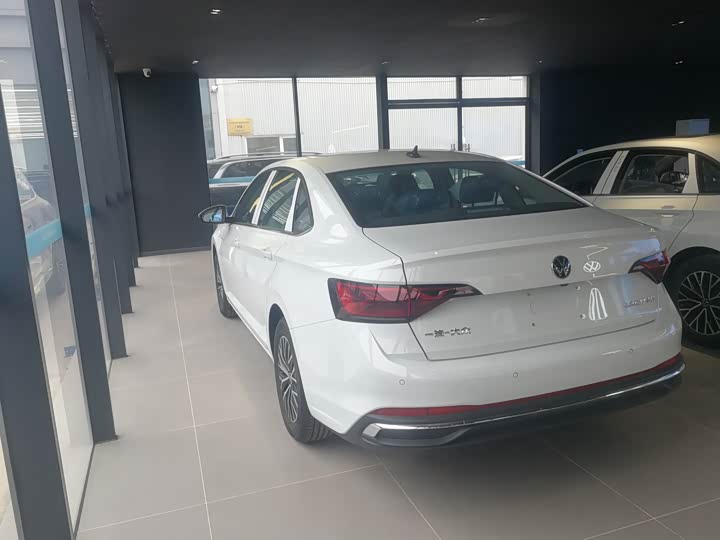 Фото 4 - Volkswagen Sagitar L