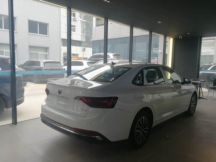 Фото 5 - Volkswagen Sagitar L