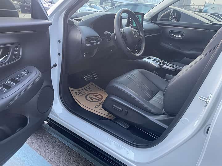 Фото 4 - Honda HR-V