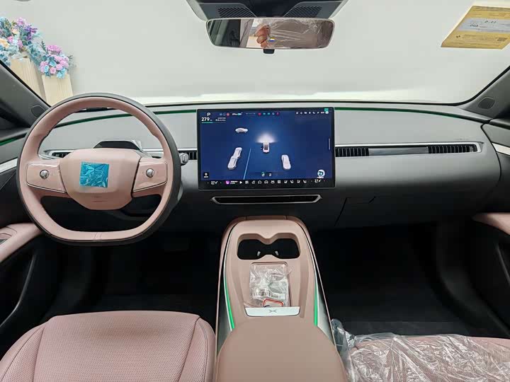 Фото 8 - XPeng Mona M03