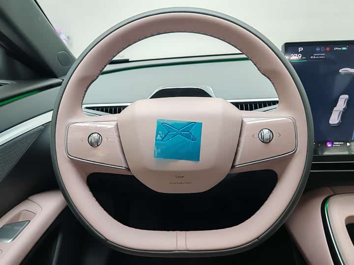 Фото 9 - XPeng Mona M03