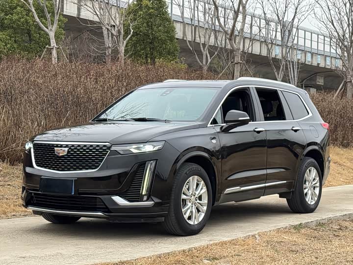 Фото 1 - Cadillac XT6