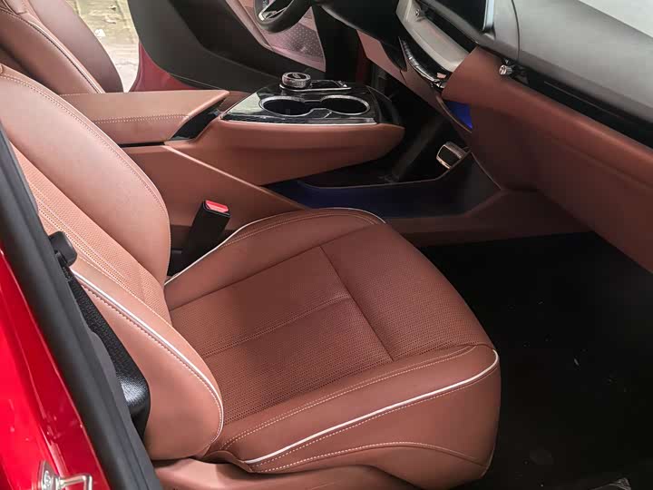 Photo 7 - Cadillac Optiq