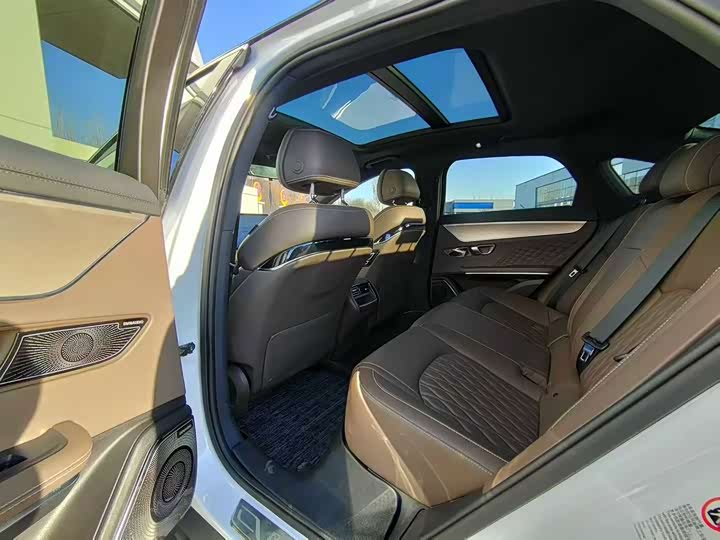 Фото 6 - BYD Han