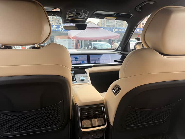 Photo 7 - Geely Monjaro