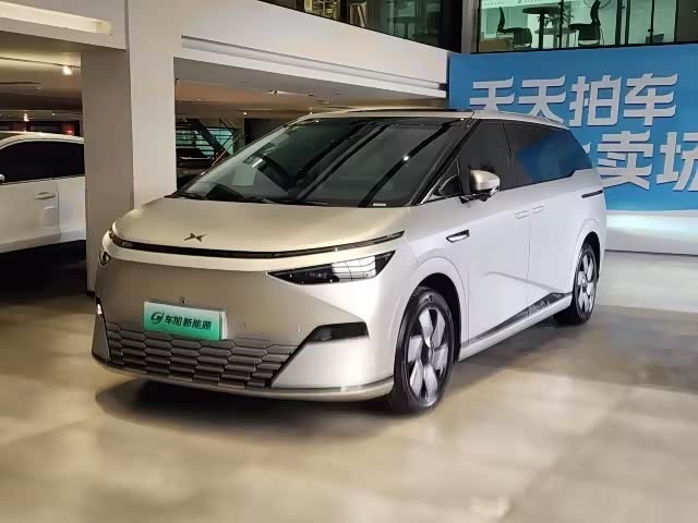 Фото 1 - XPeng X9