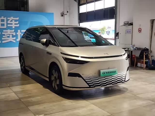 Фото 3 - XPeng X9