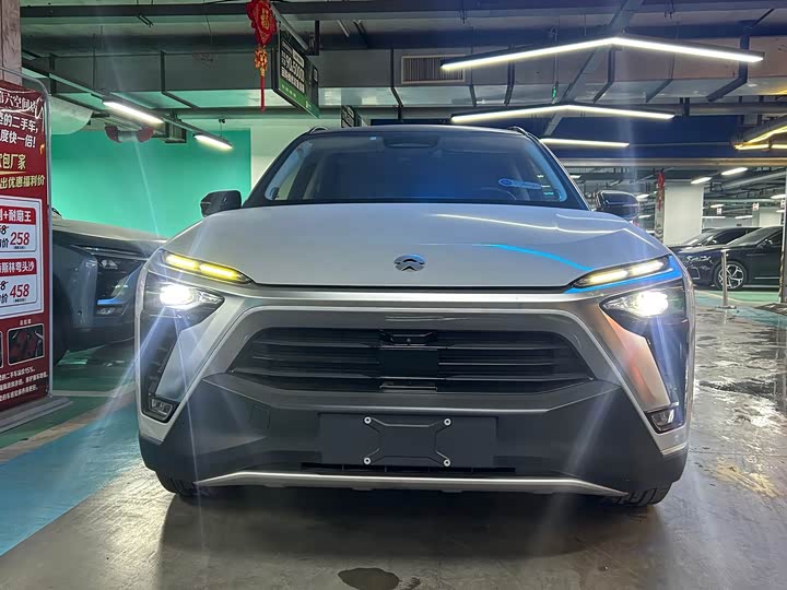 Photo 2 - Nio ES8