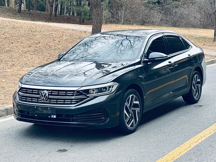 Фото 1 - Volkswagen Sagitar L