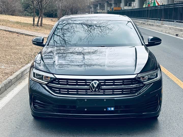 Фото 2 - Volkswagen Sagitar L