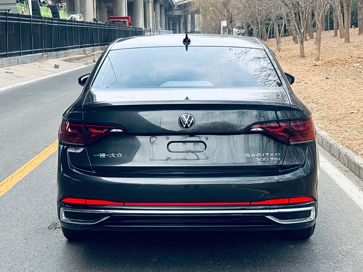 Фото 4 - Volkswagen Sagitar L