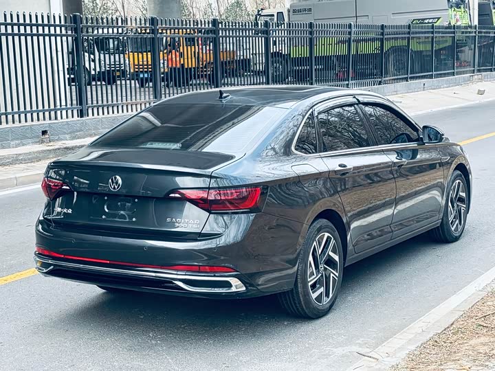 Фото 6 - Volkswagen Sagitar L