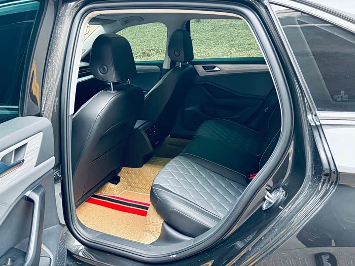 Фото 8 - Volkswagen Sagitar L