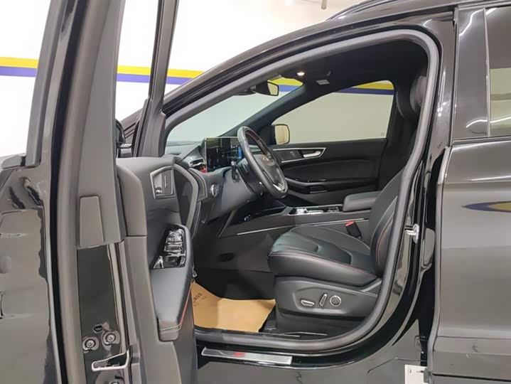 Фото 9 - Ford Edge