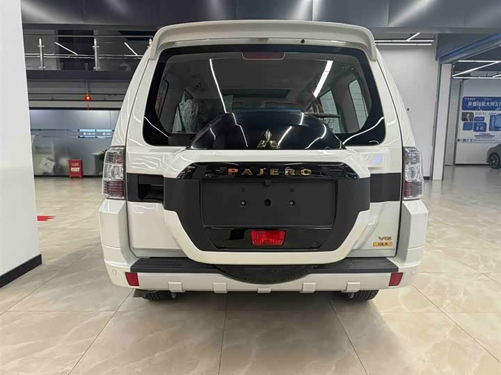 Фото 5 - Mitsubishi Pajero