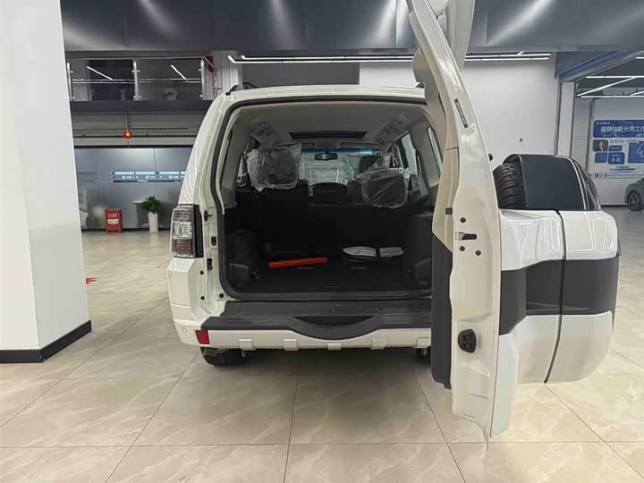 Фото 6 - Mitsubishi Pajero