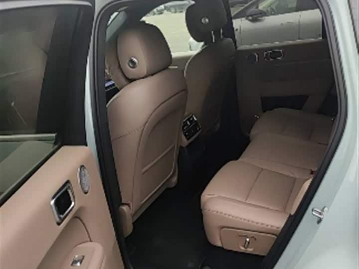 Photo 3 - LiXiang L6