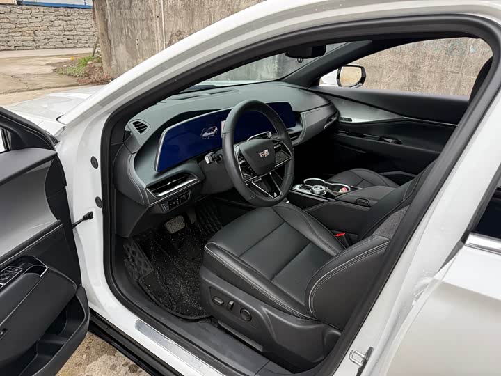 Фото 7 - Cadillac GT4