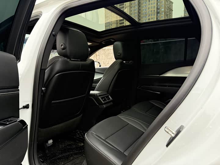 Фото 8 - Cadillac GT4