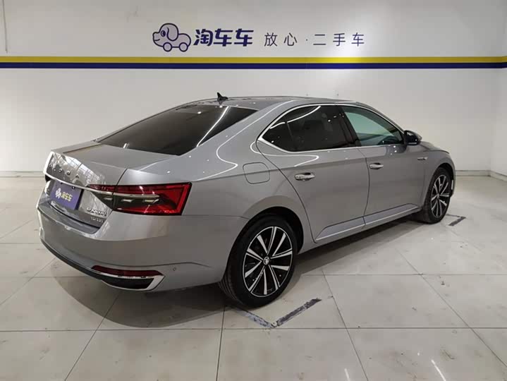 Фото 3 - Skoda Superb