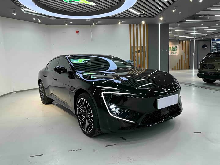 Фото 3 - Avatr 12