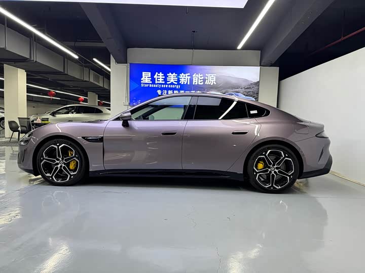 Фото 4 - Xiaomi SU7