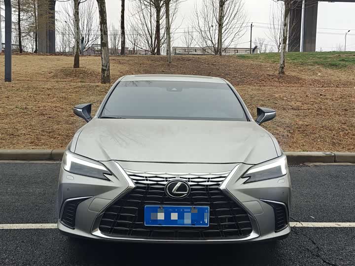 Фото 2 - Lexus ES