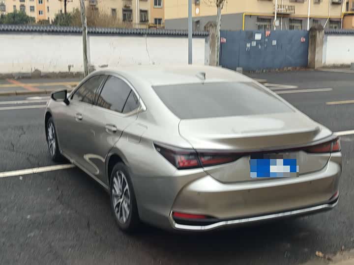 Фото 5 - Lexus ES