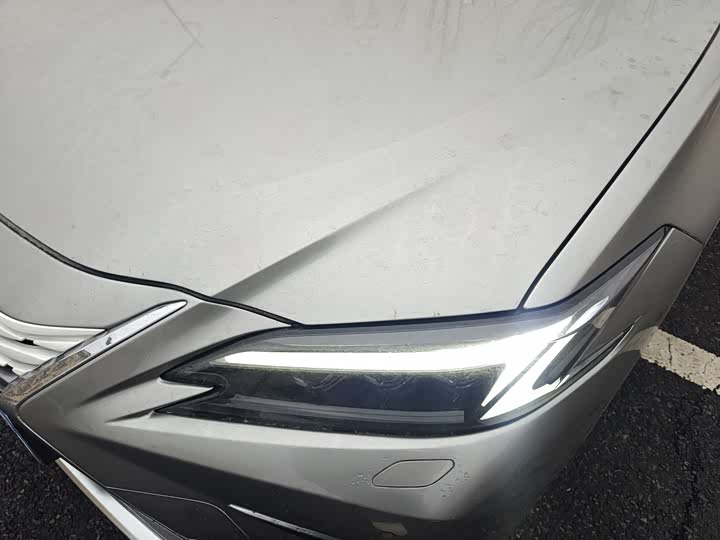 Фото 7 - Lexus ES