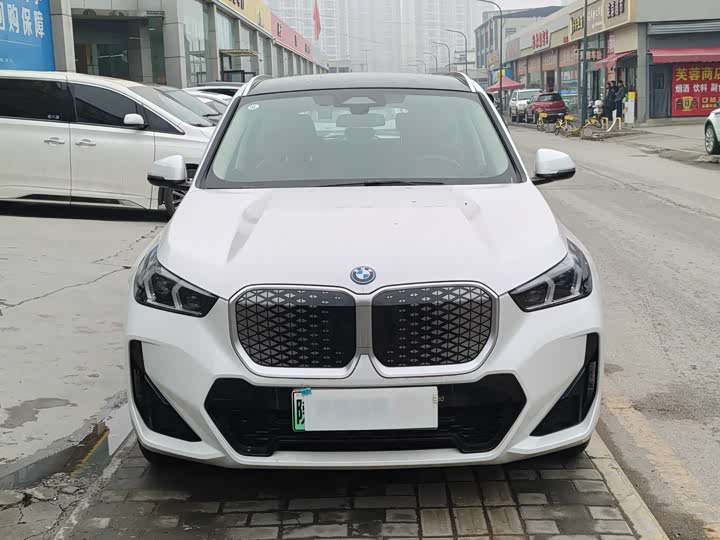 Фото 2 - BMW iX1