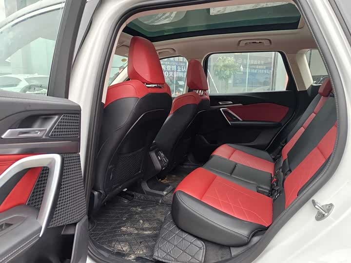 Фото 4 - BMW iX1