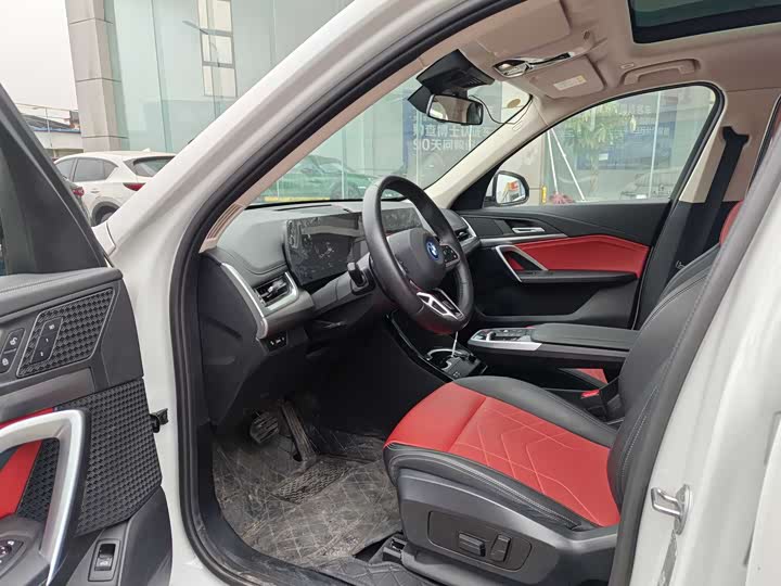 Фото 5 - BMW iX1