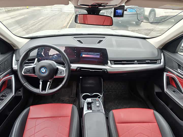 Фото 6 - BMW iX1