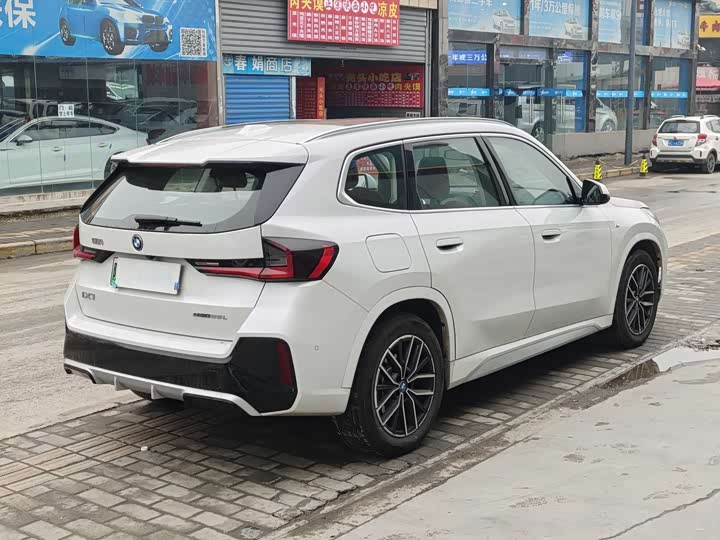 Фото 9 - BMW iX1