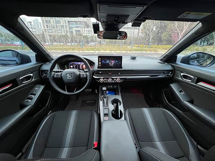 Фото 8 - Honda Civic