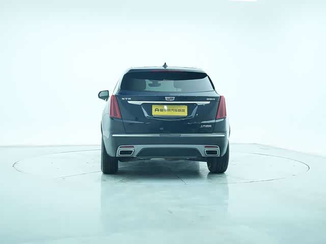 Фото 6 - Cadillac XT5