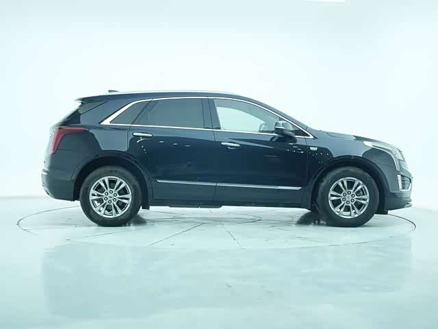 Фото 8 - Cadillac XT5