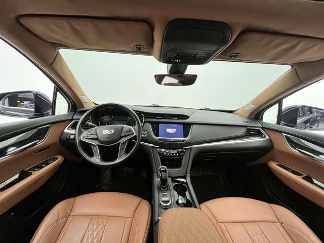 Фото 9 - Cadillac XT5