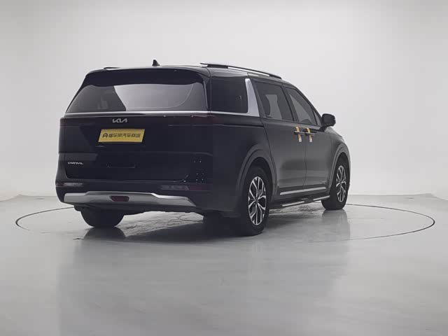 Фото 7 - Kia Carnival