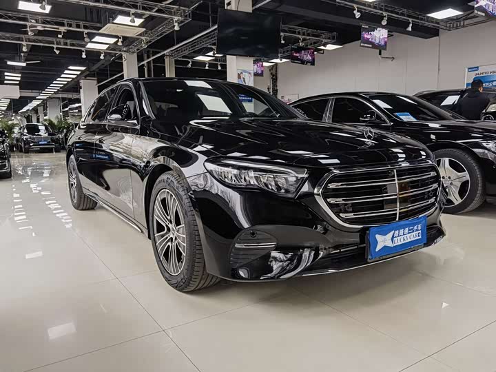 Photo 3 - Mercedes-Benz E-Class