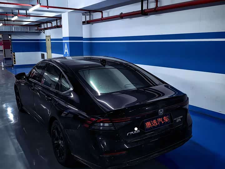 Фото 7 - Honda Accord