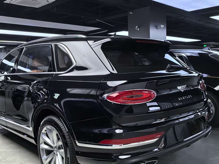 Фото 10 - Bentley Bentayga