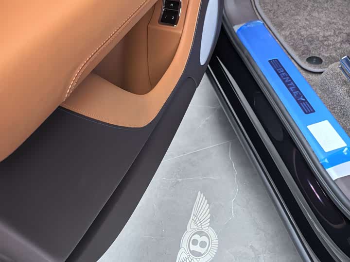 Фото 5 - Bentley Bentayga