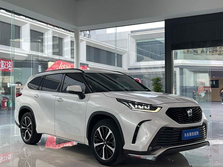 Фото 4 - Toyota Crown Kluger