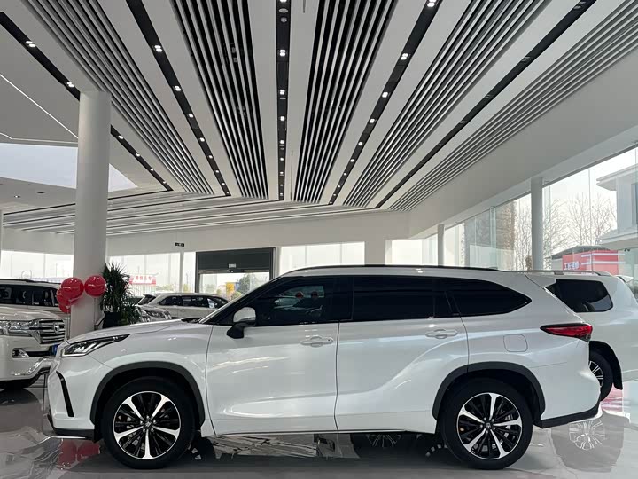 Фото 5 - Toyota Crown Kluger